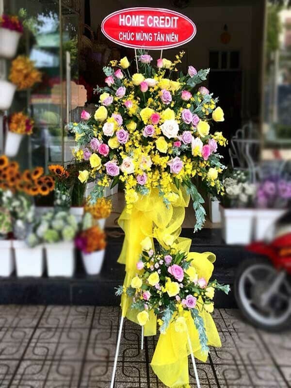 Kệ hoa chúc mừng đẹp Yellow - Hoa khai trương tại Điện Biên
