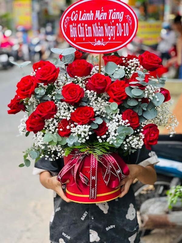 Giỏ hoa cao cấp tặng ngày 8.3 - Hoa Ngày Phụ Nữ 