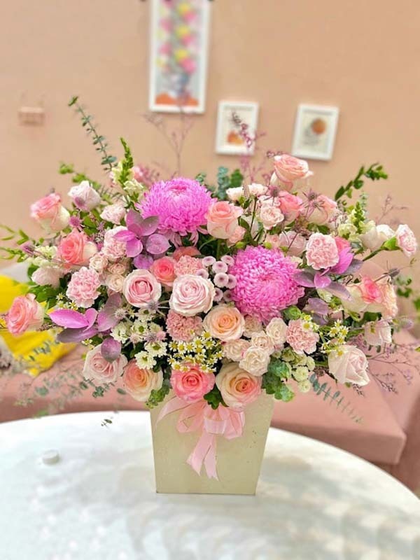 Giỏ hoa đẹp tông hồng tặng 8.3 - Hoa Ngày Phụ Nữ 