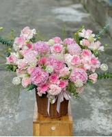 Giỏ hoa mẫu đơn tông hồng