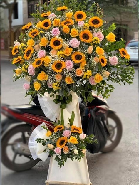 Kệ hoa khai trương Sunflowers - Hoa khai trương tại Đắk Lắk
